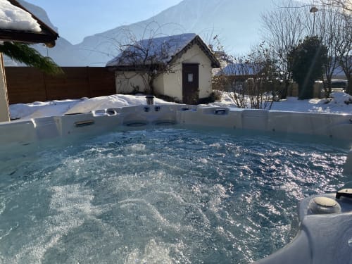 Augustine Saint-Avre - Appartement de charme, 4 personnes Grenoble, jacuzzi, séjour nature, famille, amis, couple, jardin