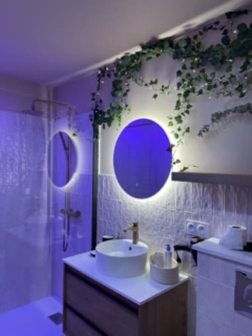 Bed and breakfast house florence ivakno in coudoux near Aix-en-provence 4-star tourist accommodation romantic suite with jacuzzi and swimming pool holiday home for 15 people charming cottage for 4 charming cottage bathroom le loft flat 
