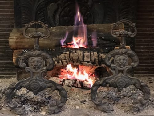 Un bon feu de cheminée vous réchauffera au Clos Magedon. Venez profitez d'une ambiance douce et chaleureuse - Yvelines - Ile de France