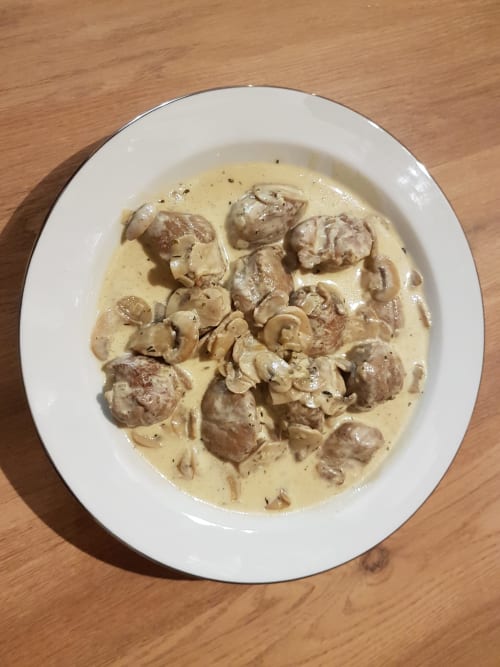 Solilesse de poulet à la crème et champignons de Paris - fait maison