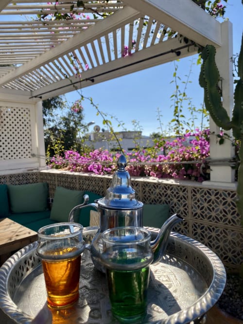 Profitez d'un moment de calme, de repos et de douceur sur l'une des terrasses du vent des dunes à Essaouira au Maroc, nous sommes à 2H30 de Marrakech ou Agadir