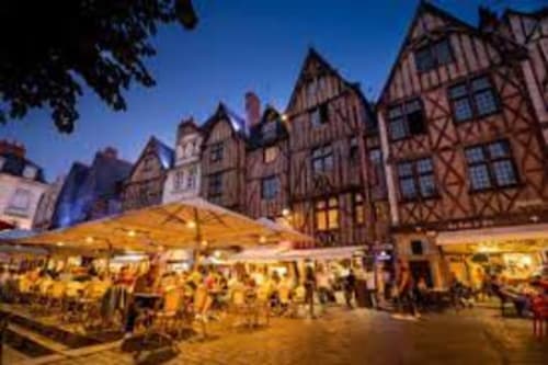 Place plumereau TOURS going out in the evening