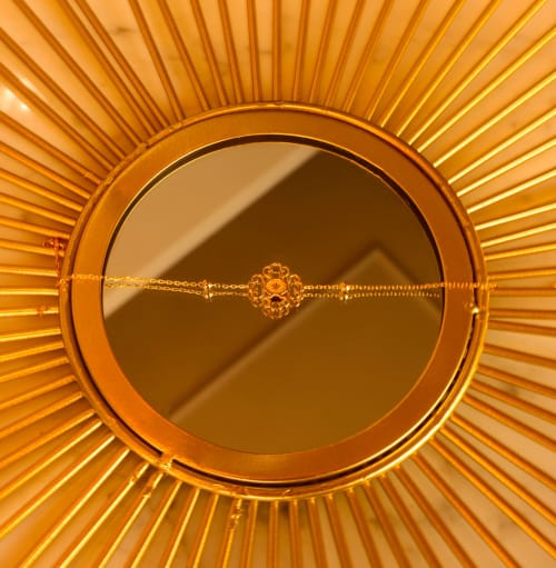 Bracelet plaqué or - Collection inspirée de
L’Orangerie du Château de Versailles : des créations
qui mettent à l’honneur
l’excellence versaillaise - Le Clos Magedon, partenaire de la Savonnerie Royale de Versailles - Les Demoiselles à Versailles