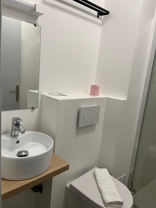 Hôtel de Londres - chambres confort double et simple, proche gares de Lille, séjour famille, amis, couple