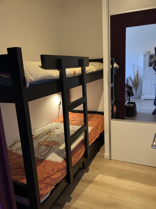 Coin nuit avec lits superposés dans un appartement pour 4 à Sainte-Maxime