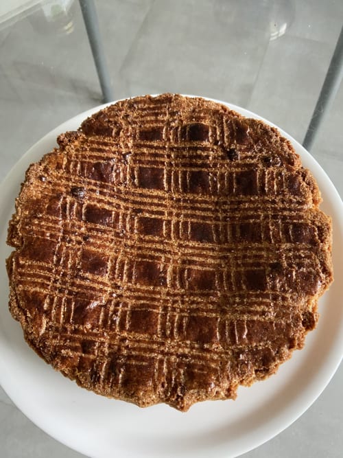 Gaufre maison garnie de sucre cannelle, servie aux Gîtes De L'odet, Clohars-Fouesnant