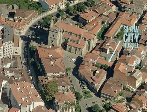 Vista aérea localización del Slow City Hostel de Pontevedra dentro del casco histórico