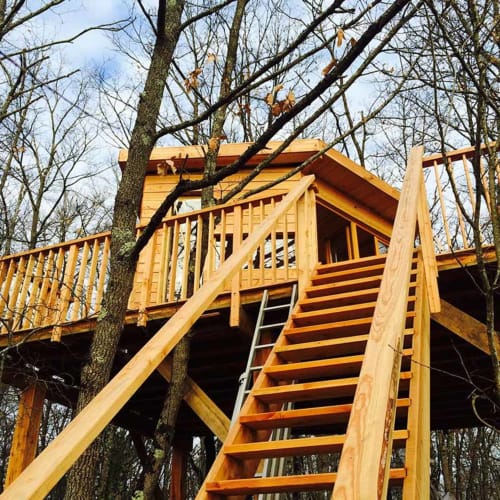 Arrivée à une des Cabanes de Sainte Camelle - Ariège - location de chambres insolites