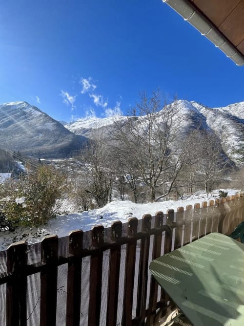Balcon - terrasse - petit gîte - Horizon - Sommets - manteau neigeux 