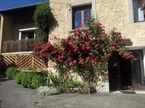 Fleuraison - Façade - entrée - Gîte Randonneur - Maison