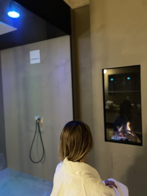 Dimora Palestro Bespoke Guest House Monopoli Puglia, lusso 90m2 1 camera da letto king size cucina bagno doccia spa idromassaggio bagno turco doccia a vapore, centro storico di monopoli vicino alla spiaggia situato a 50 metri dalla piazza principale Piazza Vittorio Emanuelle che conduce al centro storico.