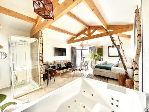 Chambre d'hôtes maison florence ivakno à coudoux proche Aix-en-provence meublé de tourisme 4 étoiles suite romantique avec jacuzzi et piscine maison de vacances pour 15 personnes gîte de charme pour 4 gîte de charme suite nature 
