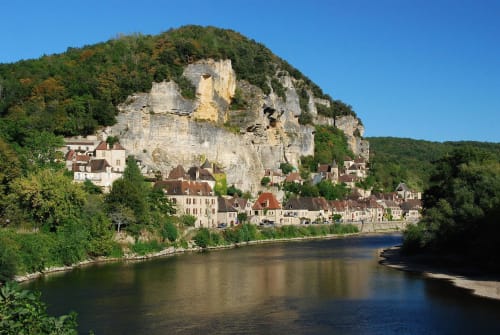 La Roque-Gageac- https://fr.wikipedia.org/wiki/La_Roque-Gageac   -Chambres d'hôtes Chez Alisa et Daniel 