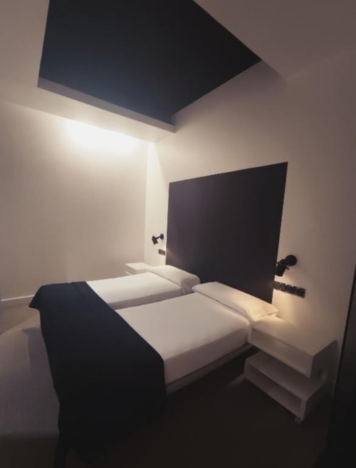 habitacion dos camas individuales madrid