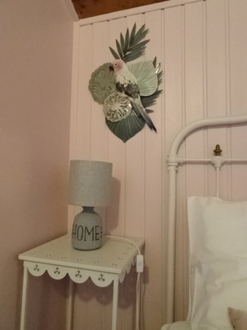 Comme chez vous dans cette chambre romantique.