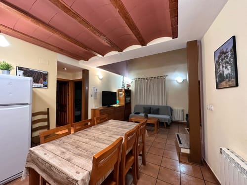Salón comedor y acceso a 2 habitaciones y cuarto de baño