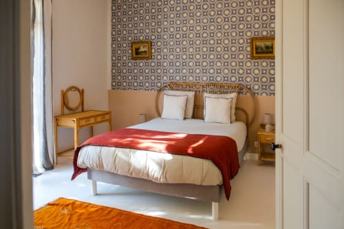 Chambre parentale, au cœur des Alpilles, décoration colorée