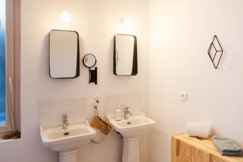 Salle de bain familiale, Provence, avec baignoire
