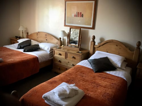 The White Horse Inn - Clun, Shropshire, England, Pub, restaurant, B&B
