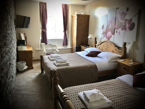 The White Horse Inn - Clun, Shropshire, England, Pub, restaurant, B&B