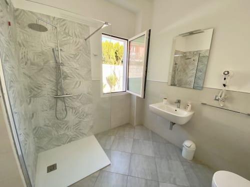 Bagno privato family Room Tigrillo Olbia