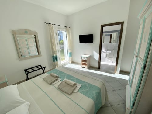 camera B&B Olbia, camera BB Olbia, dormire a Olbia, vacanza a Olbia, camera bagno privato olbia, camera olbia centro, vacanze a Olbia