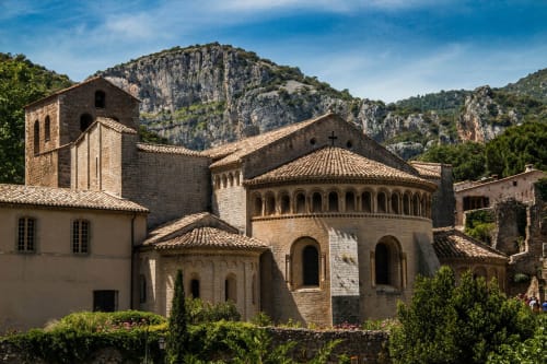 Abbaye de Gellone
Séjournez au gîte de la tour à saint guilhem le désert