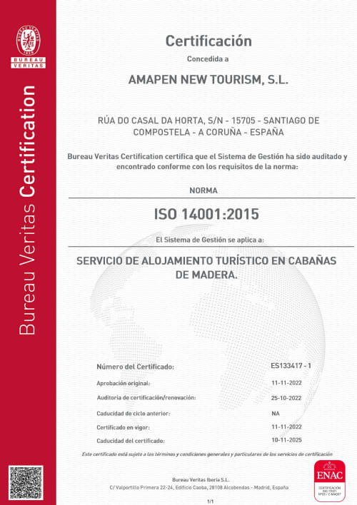 Certificación ISO 14001:2015 de Cabañas Compostela, alojamiento turístico de casitas de madera en Santiago de Compostela