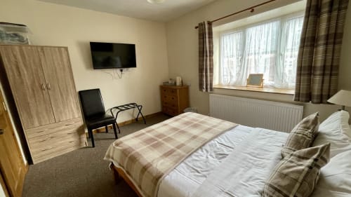 The White Horse Inn - Clun, Shropshire, England, Pub, restaurant, B&B
