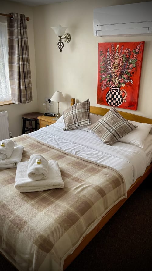 The White Horse Inn - Clun, Shropshire, England, Pub, restaurant, B&B