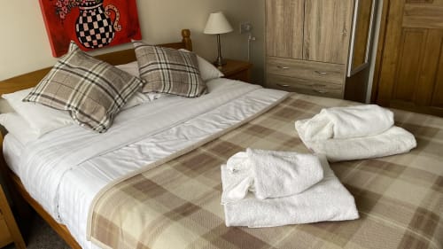 The White Horse Inn - Clun, Shropshire, England, Pub, restaurant, B&B