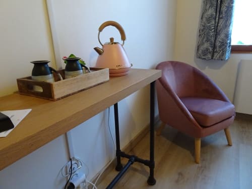 plateau de courtoisie avec thé, café et petites gourmandises des Alpes de Haute Provence.