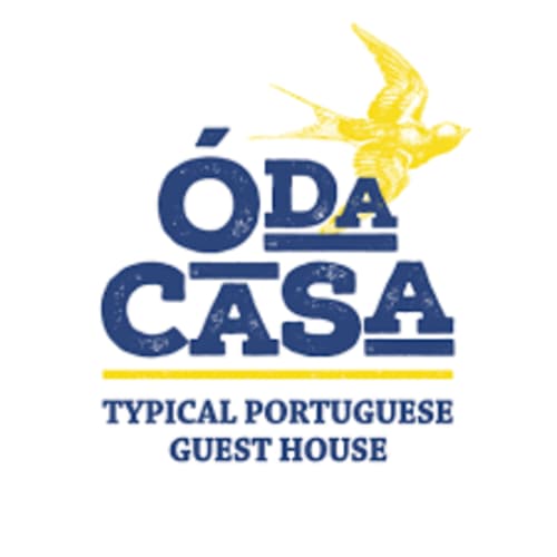 Ó da Casa logo - typical Portuguese guest house in Peniche with yellow bird and navy text