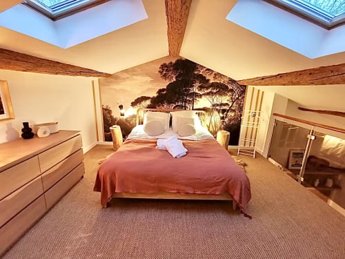 Bed and breakfast maison florence ivakno in coudoux near Aix-en-provence 4-star tourist accommodation romantic suite with jacuzzi and swimming pool holiday home for 15 people charming cottage for 4 charming cottage