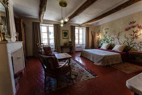 Ambre Suite in La Bouscatière in Moustiers-Sainte-Marie mit Terrakottaböden, eleganter Einrichtung, Flussblick und