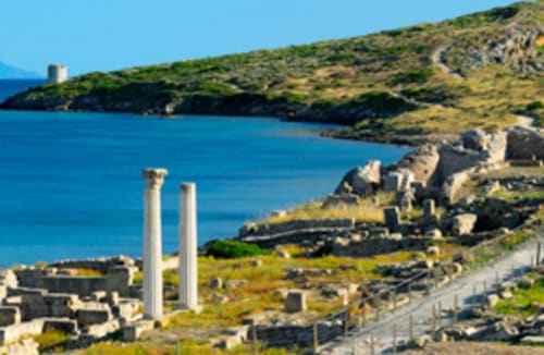Ruinas antiguas y bahía turquesa en Torre Grande Oristano, Italia cerca de Affittacamere Al Mare