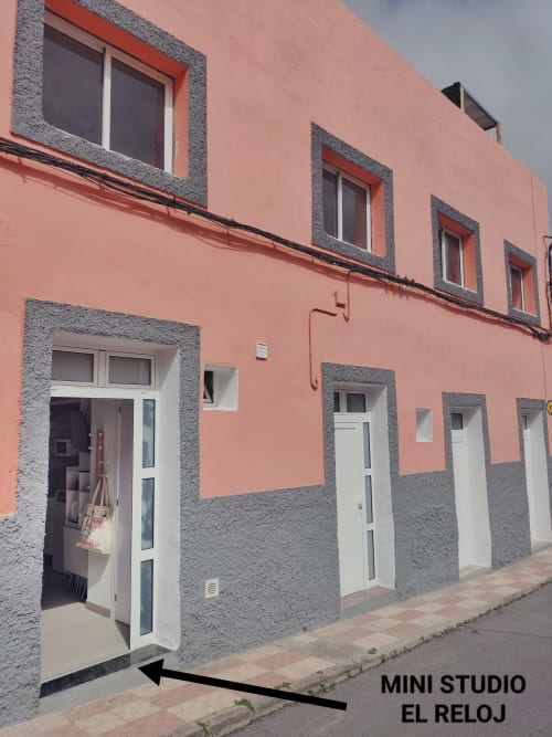 Exterior image of Mini estudio el Reloj