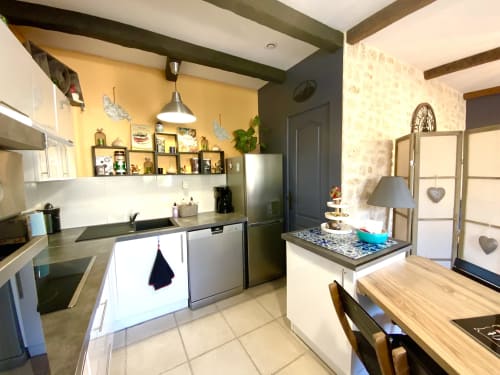 Cuisine équipée dans cottage-coin repas-ambiance cocooning
