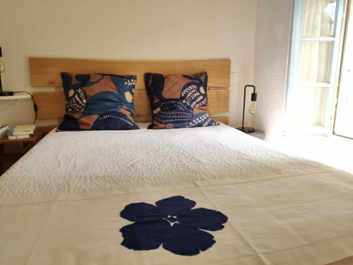 Chambre Nature au Rêve d’Alice avec lit double lumineux, linge de lit clair et décoration naturelle dans le Gers
