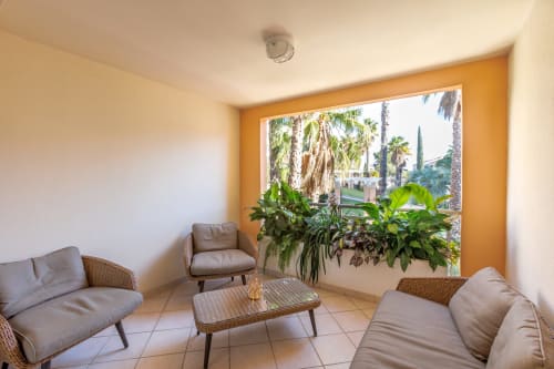 Terrasse vue parc de l'appartement Le Mérou - Vacances Giens location saisonnière d'appartement - Proche de l'Almanarre