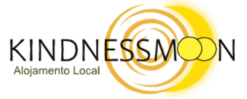 Logo Kindnessmoon Alojamento Local com círculos concêntricos dourados e design de lua amarela, Óbidos Portugal