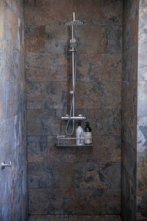 spa shower - The Address Cassis - guest rooms and luxury boutique hotel Cassis - outdoor swimming pool