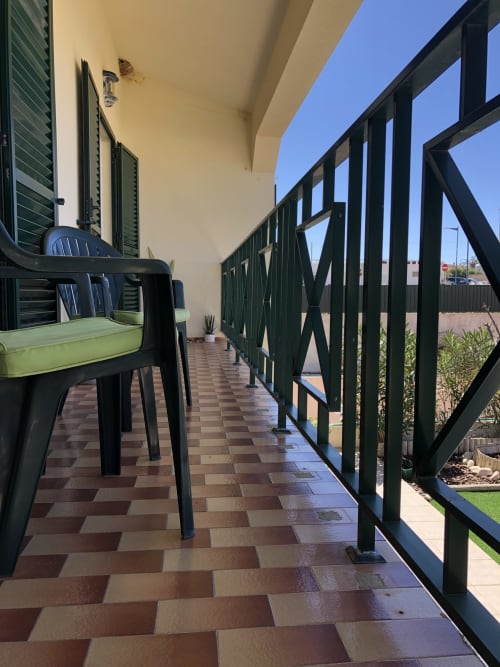 Balcony and garden in Casa maré Sagres
