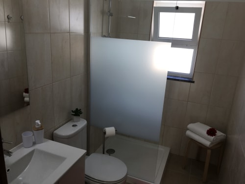 Private bathroom in Casa Maré Sagres Algarve