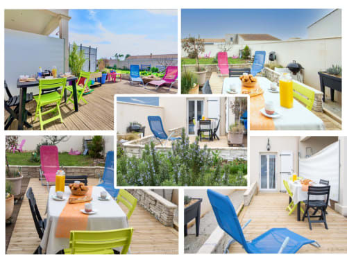 La terrasse Le Pirate Benèze à Trizay avec ses chaises colorées, tables de restaurant et vue sur la mer