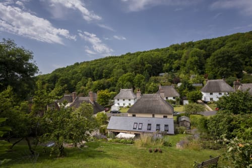 Hotel cottage Three Little Pigs immerso in una valle collinare verde vicino a Blandford Forum, Dorset