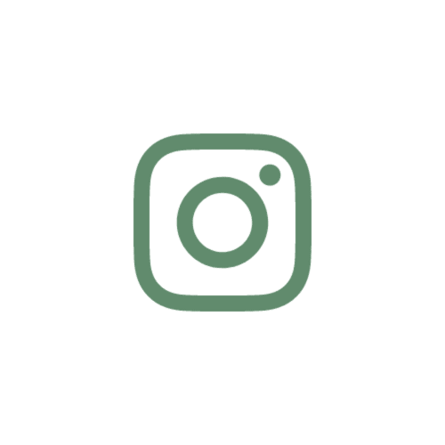 Instagram camera icon for Three Little Pigs hotel in Blandford Forum