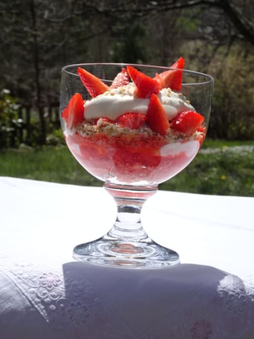 Parfait aux fraises. Dessert maison.
