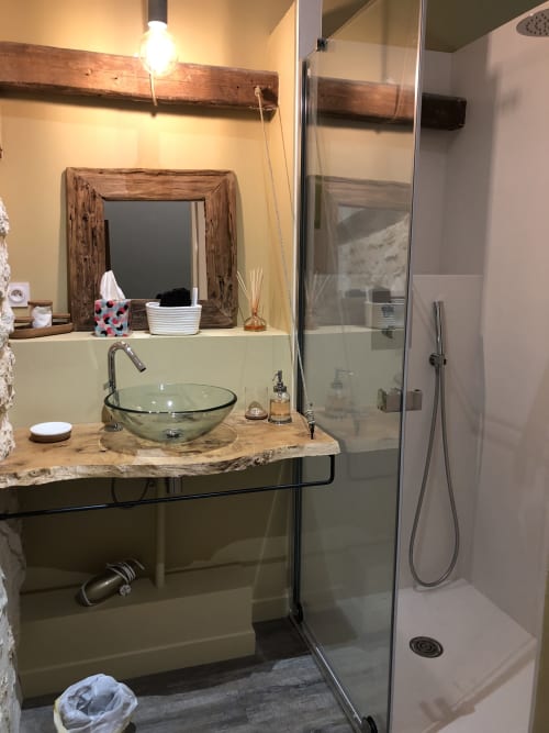 Salle de Bain Gite Loupiac 4 personnes avec piscine chauffée Domaine des Dourneaux Salleboeuf Bordeaux Gironde Aquitaine Vignoble et oenotourisme