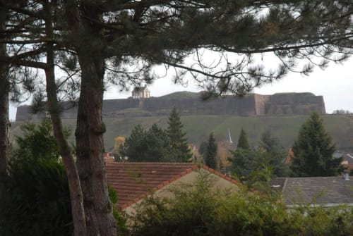 Zitadelle von Bitche, von der Veranda der Unterkunft aus gesehen. Vauban-Festung